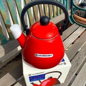 Le Creuset Whistling Kone Tea Kettle